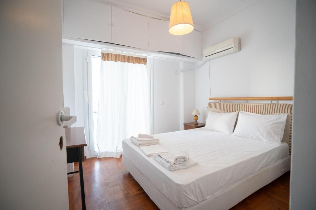 Dimotiko Theatro Metro St. 1 Bedroom 4 Pers. Flat Pireus Exteriör bild