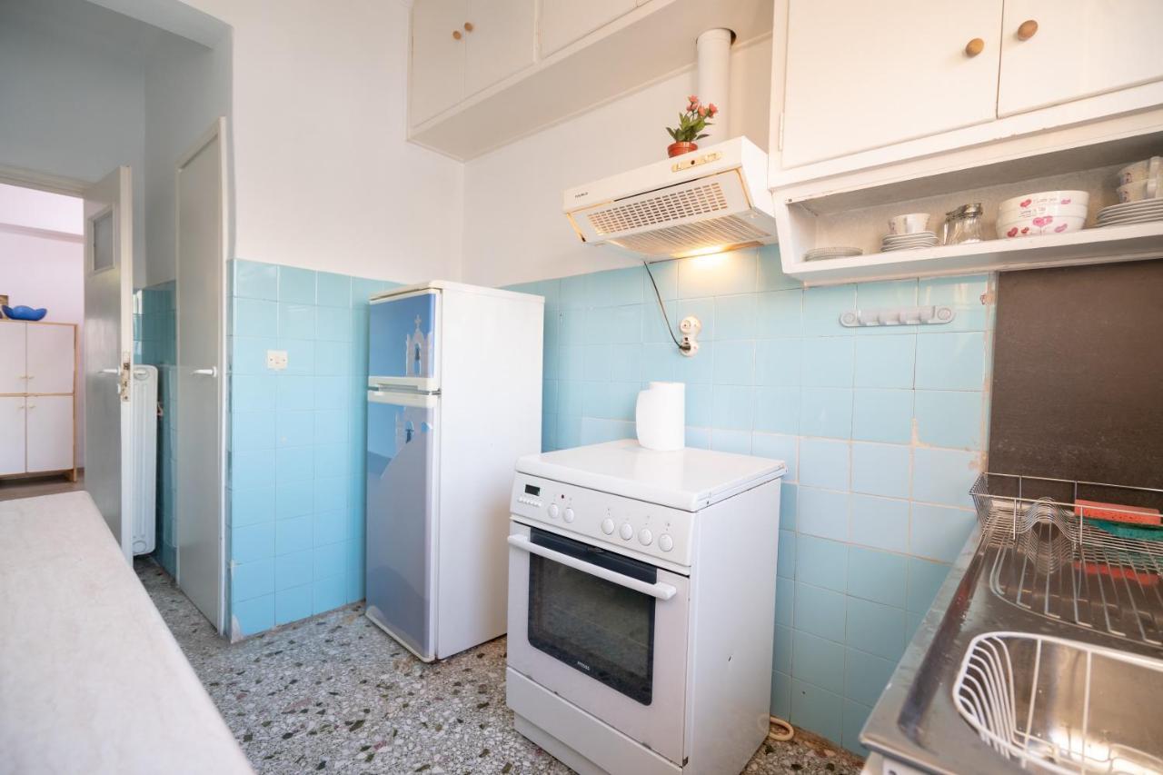 Dimotiko Theatro Metro St. 1 Bedroom 4 Pers. Flat Pireus Exteriör bild
