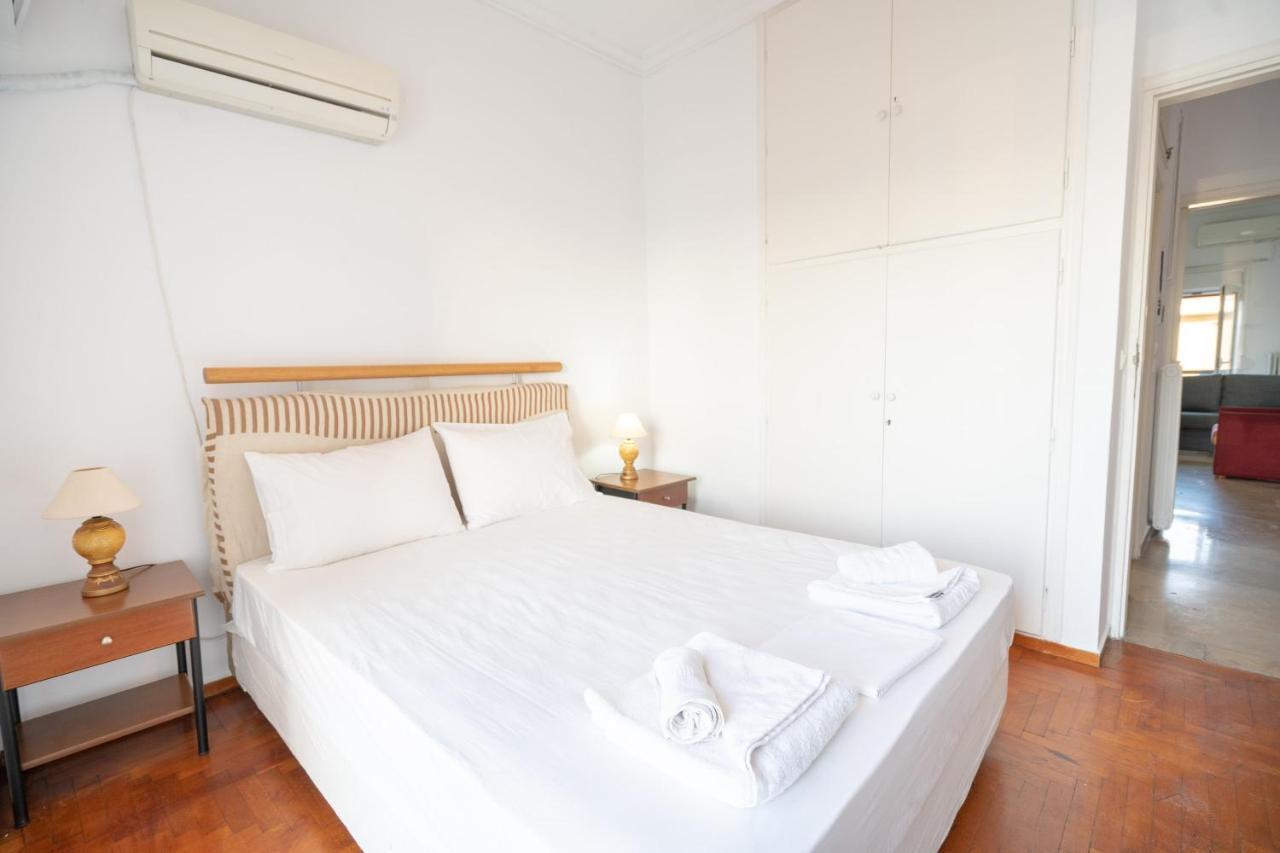 Dimotiko Theatro Metro St. 1 Bedroom 4 Pers. Flat Pireus Exteriör bild