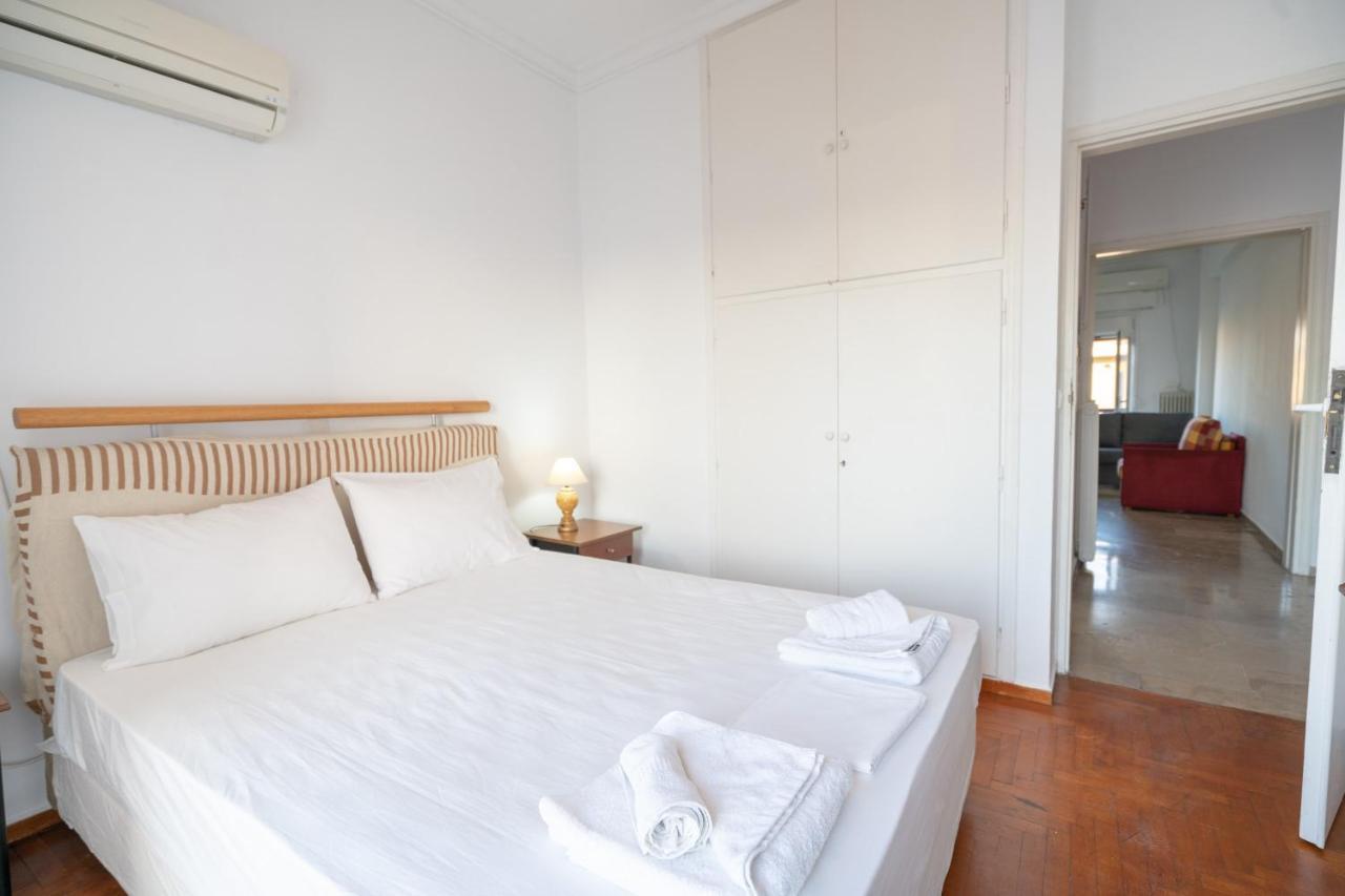 Dimotiko Theatro Metro St. 1 Bedroom 4 Pers. Flat Pireus Exteriör bild